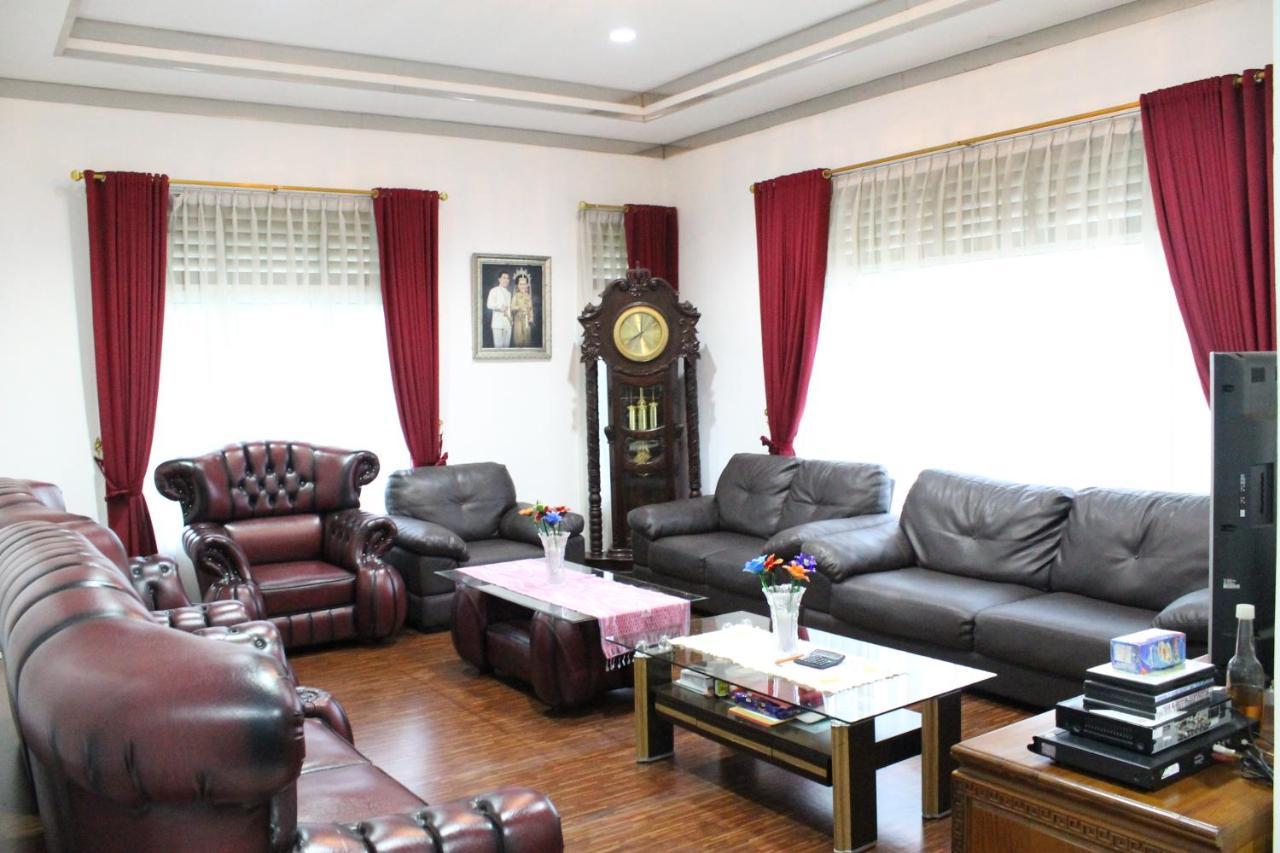 Villa Bukit Berkat Богор Екстериор снимка